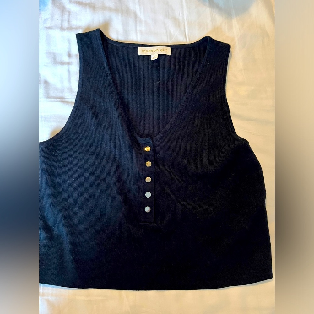 Madden Girl size Large crop tank black with chrome button detail NWT